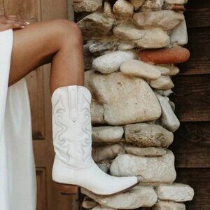 dingo White Western Embroidered Heeled Boots